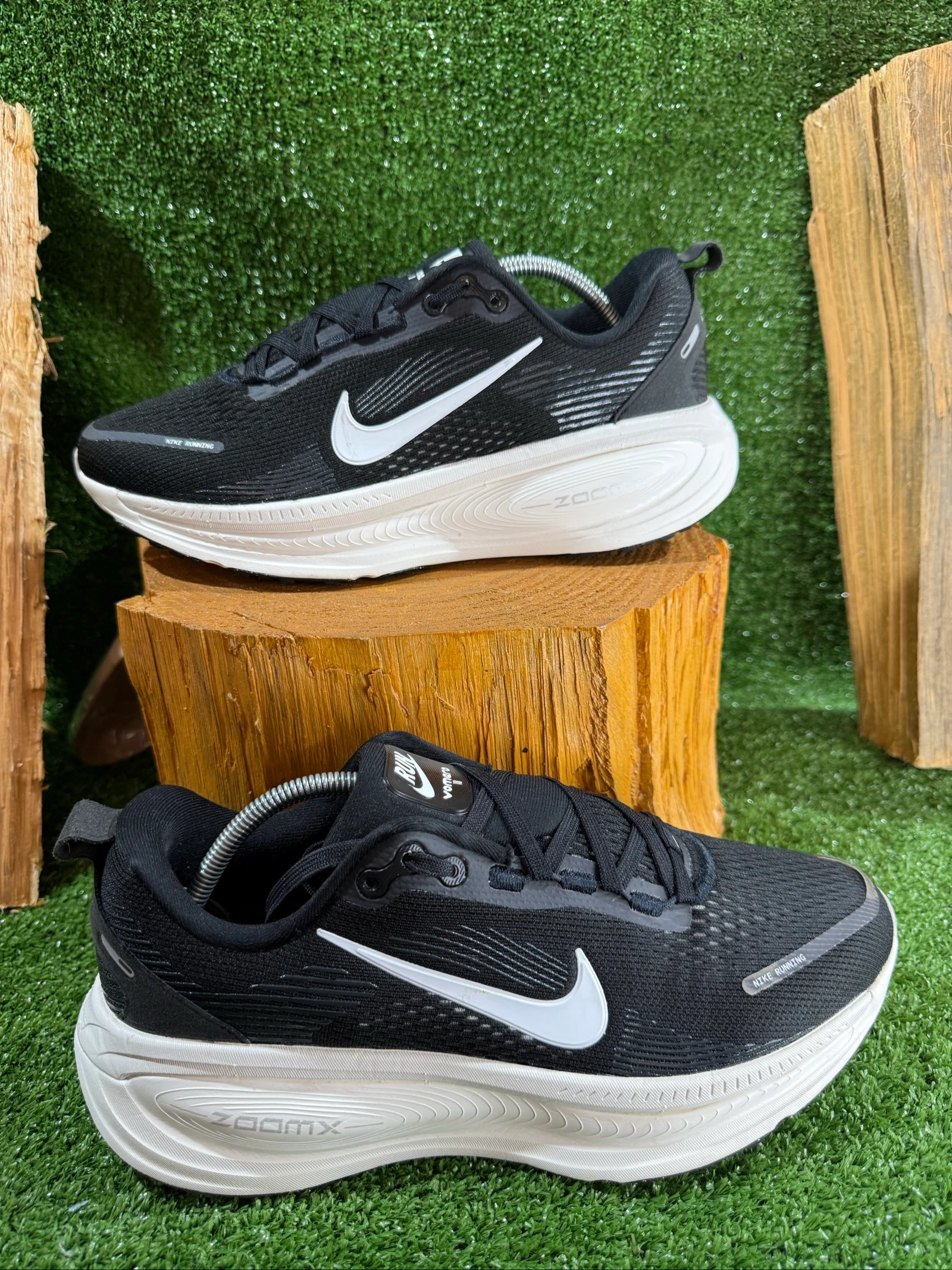 Nike Vomero 18 Running Road Size EU 40.5 JP 26